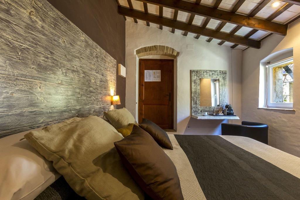 El Cau Del Papibou - Adults Only Hotel Peratallada Room photo